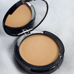 Too Faced Amazing Face Honey Beige foundation powder.